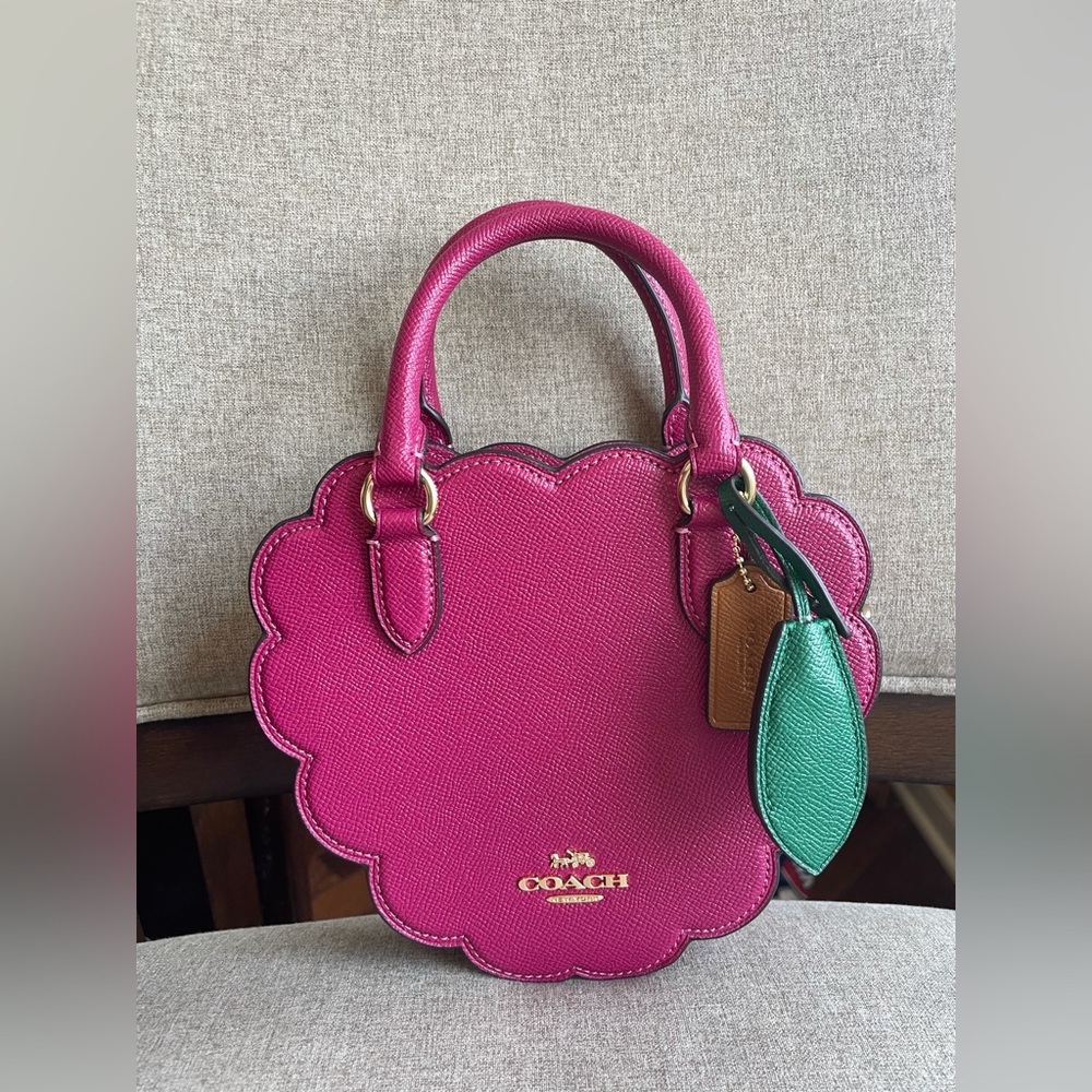 ‼️last one‼️NWT！COACH Raspberry Crossbody Bag
（COACH CR252） Gold/Bright-Violet